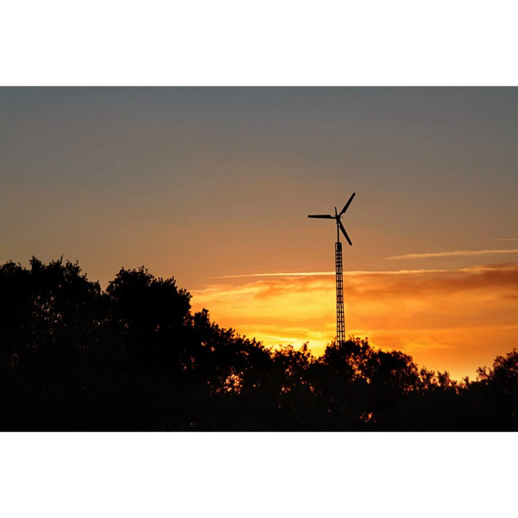 Ryse E3 Wind Turbine 3 kWp Grid Connected, 1 phase 50/60 Hz 220V E3GVI3220